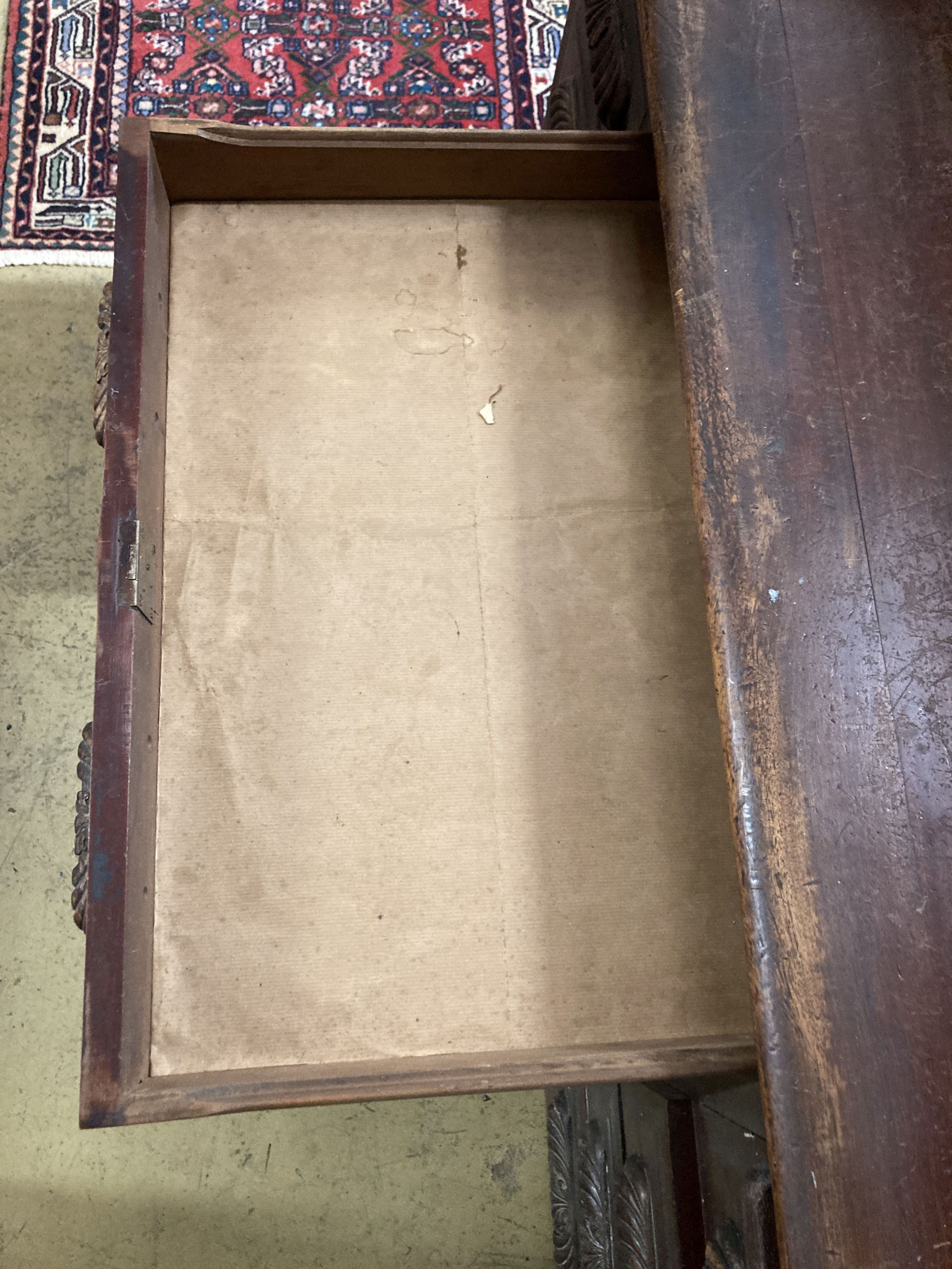 An Edwardian mahogany S roll top desk, width 128cm, depth 92cm, height 132cm